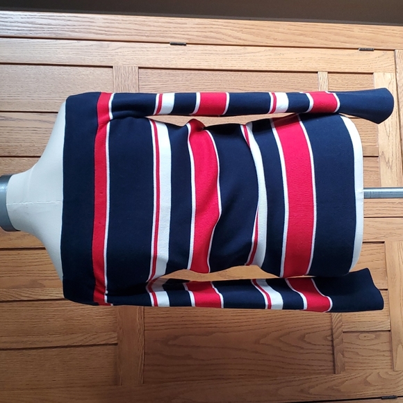 Off the shoulders Sweater - Picture 4 of 5